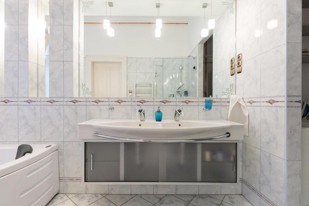 Luxury Central Apartment Будапеща Екстериор снимка